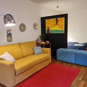 Apartment La Casa Di Domi, Naples